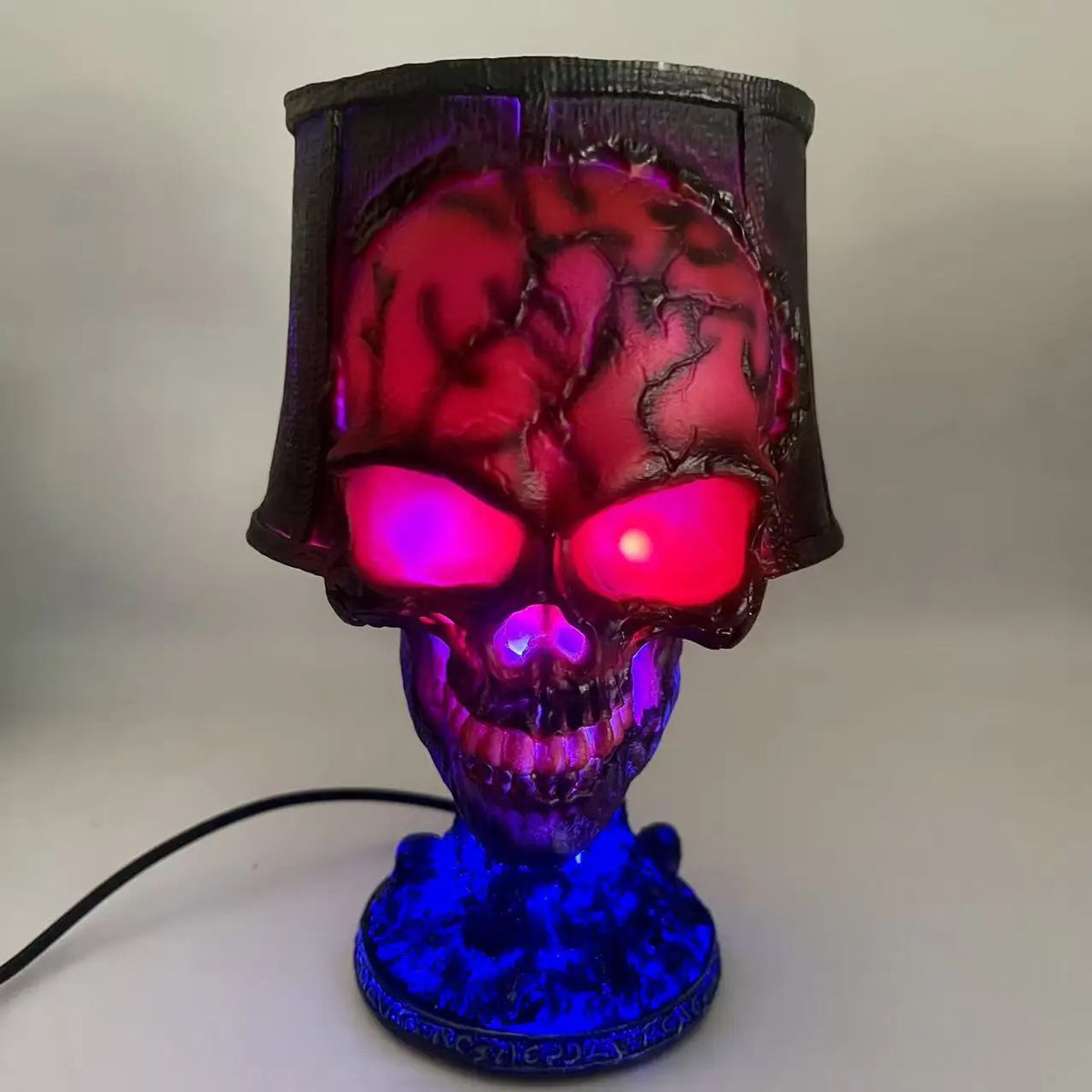 Lava Stone Skull LED Lamp – Gothic Halloween Resin Table Light