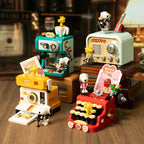 Pantasy Snoopy Red House Building Blocks – 12 Designs to Collect