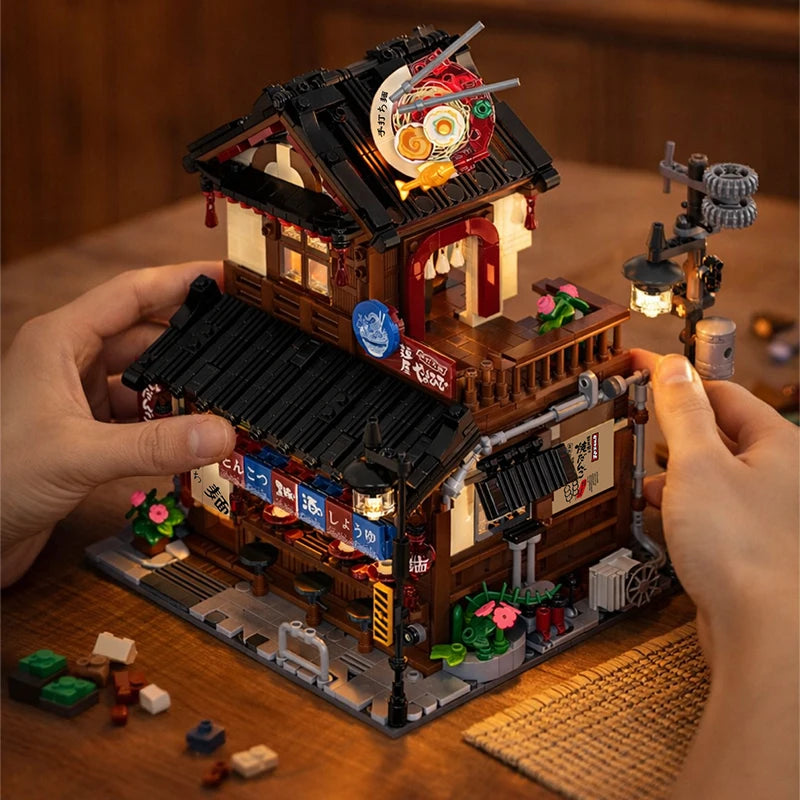 1,670PCS Japanese Ramen Shop Building Set
