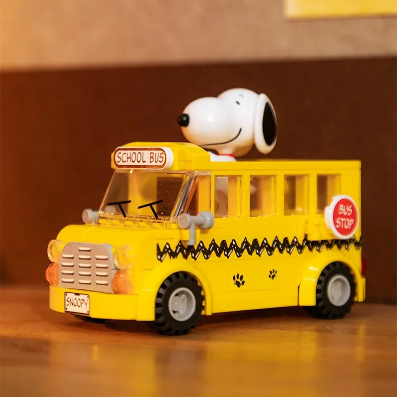 Pantasy Snoopy Red House Building Blocks – 12 Designs to Collect