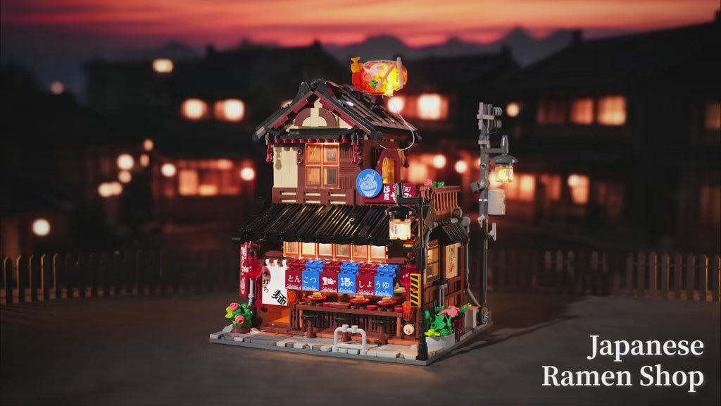 1,670PCS Japanese Ramen Shop Building Set